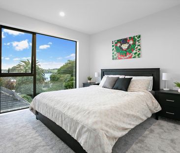 90d Kings Road, Panmure - Photo 3