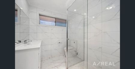 Stylish Family Townhouse in Prestigious Glen Waverley Secondary College Zone - Photo 5