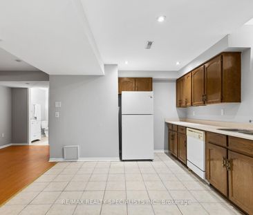 Detached Home For Lease | W8131800 - Photo 4