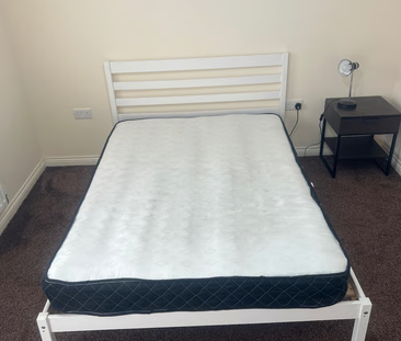 1 bedroom in a house share to rent - Photo 3