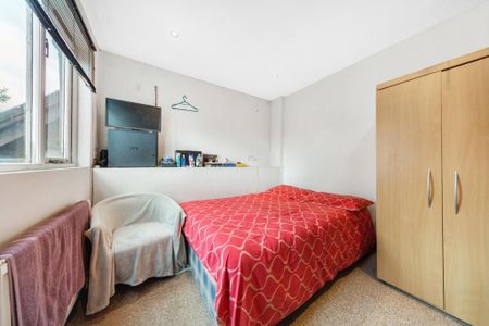 3 bedroom flat to rent - Photo 2