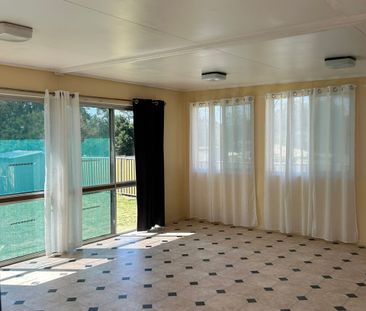 Charming Home in South Toowoomba – a Stone's Throw Away to the Golf... - Photo 4