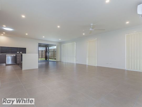 BIG BEAUTIFUL HOME IN PARK VISTA! - Photo 1