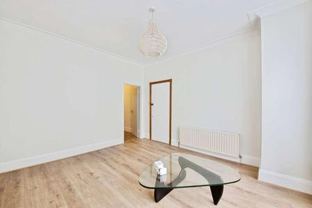 Ground Floor Flat, Squires Lane, London, N3 - Photo 3
