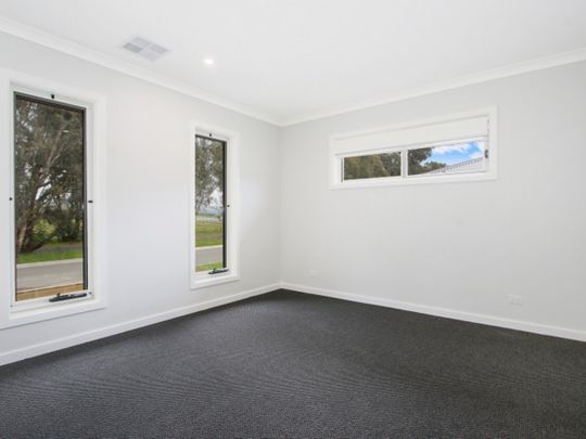 27 Firmstone Road, Leneva VIC 3691 - House For Rent | Domain - Photo 1