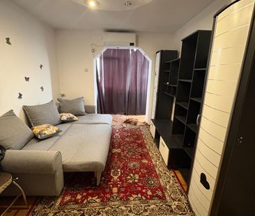 2 cam d 40 mp podu ros statia de tramvai mob si util liber 1700 lei - Fotografie 3