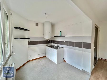 Location Appartement 4 pièces 65m² ST ETIENNE 42000 - Photo 2