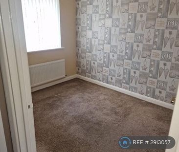 3 bedroom semi-detached house to rent - Photo 2