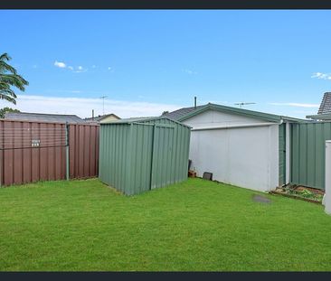 FULLY FENCED TWO BEDROOM GRANNY FLAT - Photo 3