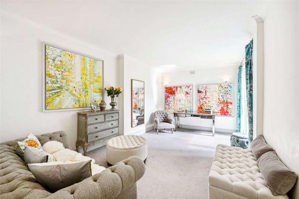 A charming one bedroom apartment with a private patio garden. - Photo 1