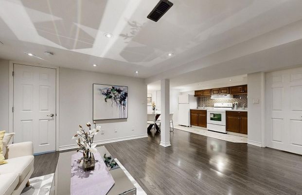 For Lease - 1011 Janette Street, Newmarket, Ontario - Photo 1