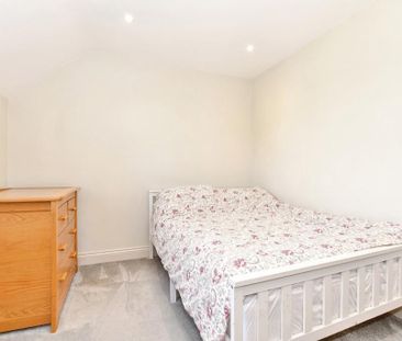 4 bedroom detached house to rent - Photo 4