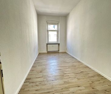 Renovierte 3 Raum Wohnung in Zwickau mit Balkon ab sofort zu vermieten - Photo 4