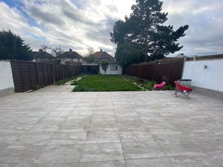 3 bedroom semi-detached house to rent - Photo 2