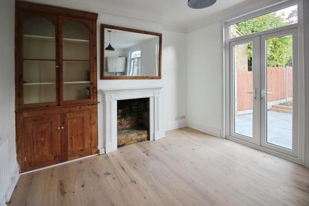 3 bedroom House To Let Total Size: 936 SQ FT - Photo 4