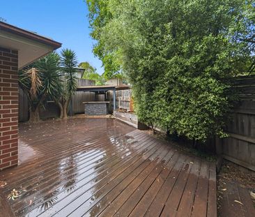 Spacious Three Bedroom Townhouse with Parkside Living - Photo 5