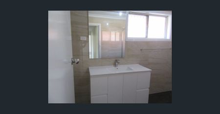 BIG FAMILY ROOM....... MASSIVE GAMES ROOM TOO - Photo 5