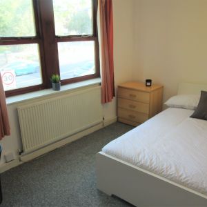 2 Bedroom Apartment - Photo 2