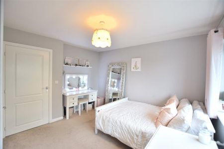 2 bedroom semi-detached house to rent - Photo 5