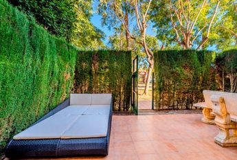 FOR RENT: SPACIOUS AND ELEGANT 4-BEDROOM BUNGALOW FOR LONG TERM