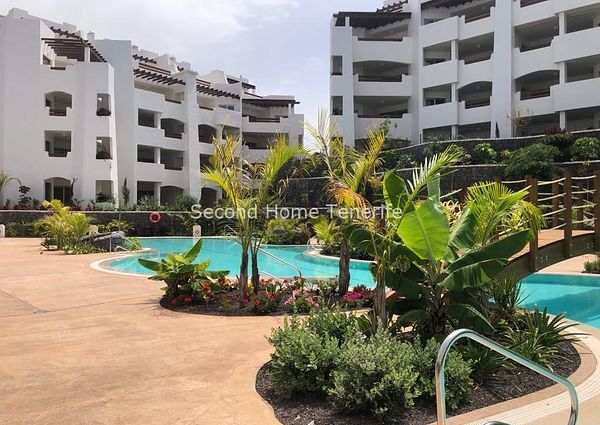 Modern 1 bedroom apartment with pool view for rent at Jardines de Los Menceyes, Palm Mar
