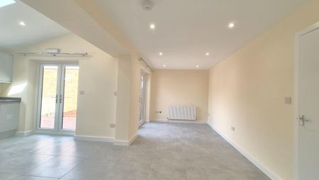 1 bedroom semi-detached house to rent - Photo 5
