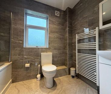 3 bedroom terraced house to rent - Photo 6