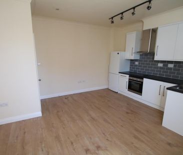 3 bedroom apartment to rent - Photo 6
