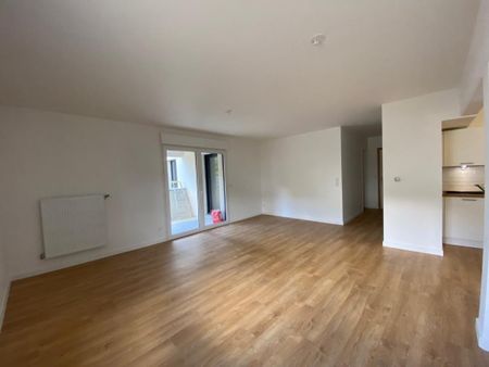 Location Appartement 3 pièces 66m² DEVILLE LES ROUEN 76250 - Photo 3