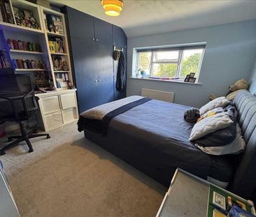 4 bedroom semi-detached house to rent - Photo 6