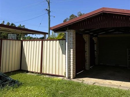 Charming Family Home in Bundaberg East - Photo 5