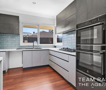 Modern Family Home in Prime Cloverdale - Photo 3