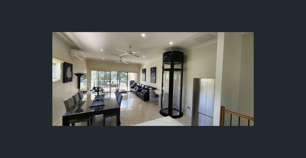 3 bedroom luxury townhouse beachside - Photo 1