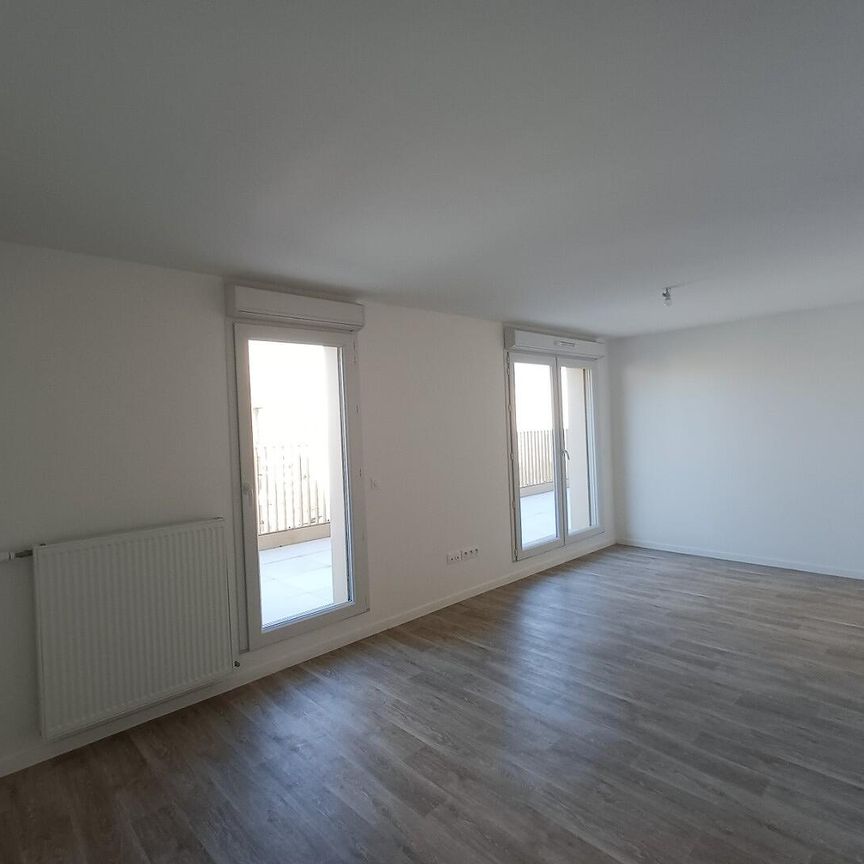 location Appartement T4 DE 82.9m² À BOBIGNY - Photo 1
