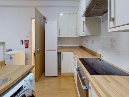 5 bedroom property to rent - Photo 3