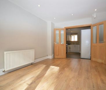 Terraced House to rent on - Photo 4