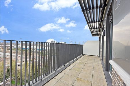 This contemporary apartment is located within Wallbrook Gardens, a beautiful development benefitting from exceptional on site amenities, communal gardens and only a 6 minute walk to Canning Town Station. - Photo 5