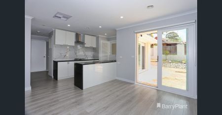 North Side Beauty! - Photo 5