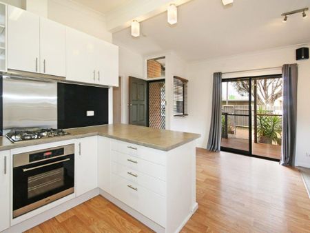 Neat and Tidy Family Home - Photo 2