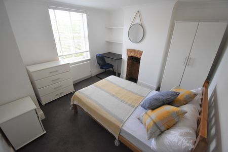 6 Bed Terraced House, Donnington Road, RG1 - Photo 3