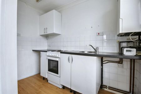 1 Bedroom Flat / Apartment to let - Photo 3