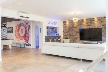 5 bedroom detached house to rent - Photo 3