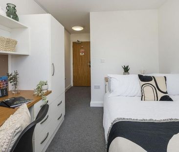 1 bedroom in a flat share to rent - Photo 6