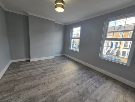 3 Bed Detached House, Colmer Road, SW16 - Photo 3