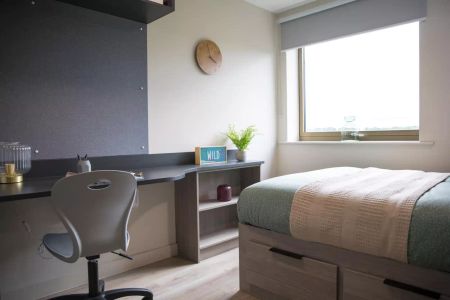 2 Bed Apartment - Photo 5