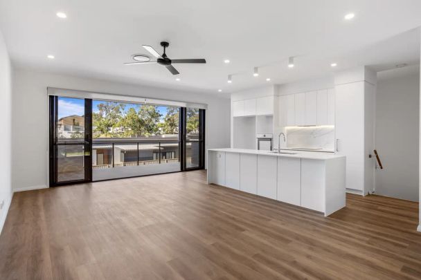 “"The Orchard" 4 Bedroom Townhouse with 4 Car Parks! in a Resort Style Complex with Pool” - Photo 1