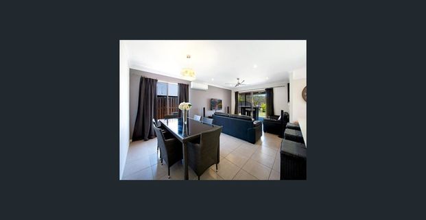 MODERN FAMILY HOME!! - Photo 1