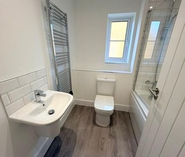 2 bedroom semi-detached house to rent - Photo 6
