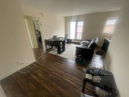 547 Frontenac St, Kingston, Ontario - Photo 3