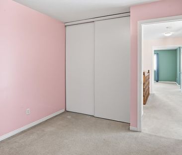 6075 Pineglade Crescent - Photo 3